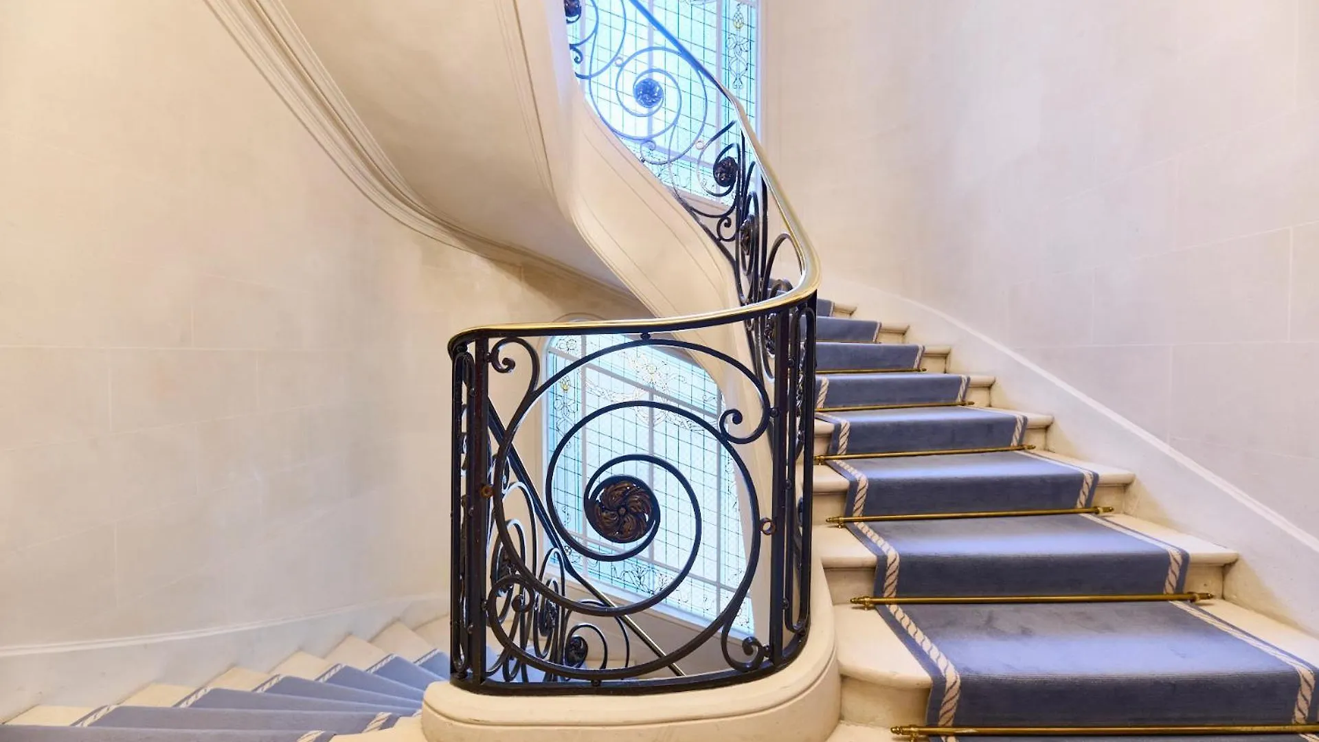 Triangle D'Or - Champs-Elysees Apartment Paris